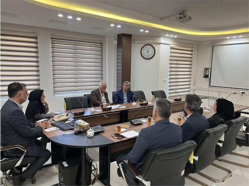 جلسه هم اندیشی مدیریت صندوق بازنشستگی استان یزد با سرپرستی بیمه دانا و رئیس کانون بارنشستگی برگزار شد